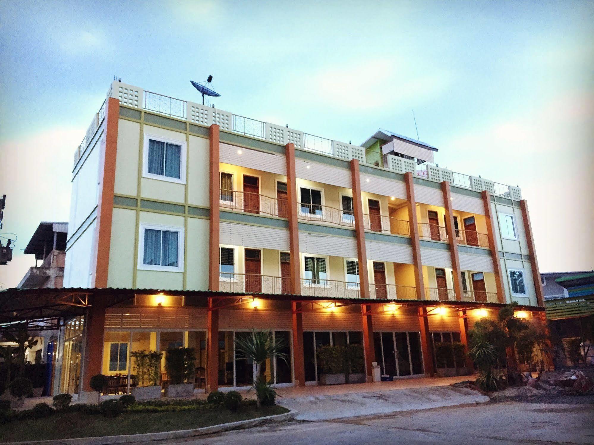 Ubon Best Place Ubon Ratchathani Buitenkant foto